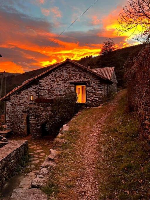 Maison rurale au cœur des Cévennes Ardéchoises Dompnac Esterno foto